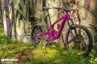 Wir konnten das 9.799 € teure Santa Cruz Heckler SL GX AXS-Modell testen.