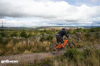 Man kann damit gut sachte Trails fahren, allerdings fühlt es sich dann sehr überdimensioniert an.