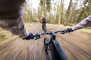 Bei der Geometrie möchte Canyon den Spagat aus Trail-Tauglichkeit und urbanem Einsatzbereich geschafft haben.