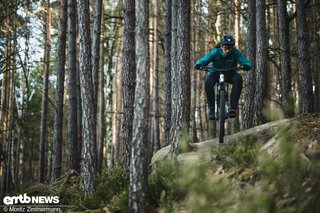 Stumpfe Einschläge bringen das Rad wahlweise bei viel Tempo oder höheren Fahrergewichten etwas ans Limit