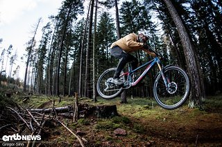 Auf moderaten Trails macht das Pivot Shuttle SL Pro extrem viel Spaß.