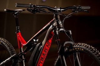 RockShox Lyrik RCT3 und Super Deluxe RCT Dämpfer sorgen für Bodenhaftung