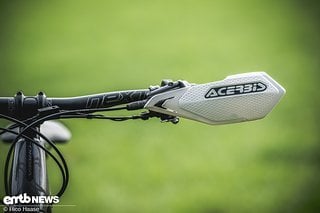 Optisch sprechen die Acerbis X-Elite eine eigene Sprache, die Qualität ist auf höchstem Niveau und die abgedeckte Fläche riesig.