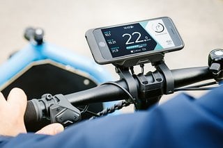 Bereits die Basisversion der COBI.Bike App bietet mit Geschwindigkeitsanzeige, Navigation, Wettervorhersagen, Fitnessdaten oder Telefonie alles, was ein eBiker für seine Tour benötigt.