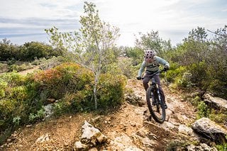 Die Lernkurve unserer E-Bike-Fahrtechnik zeigt in Steilstufen nach oben