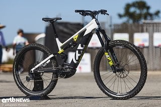 Das neue Husqvarna Hard Cross richtet sich an abfahrtsorientierte Mountainbiker und setzt auf den Shimano EP8-Motor.