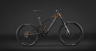 Mondraker Dune: ein Light-E-MTB der Enduro-Kategorie mit Bosch SX Mittelmotor und bis zu 180/165 mm Federweg.