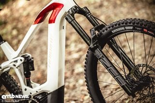 Beim Fahrwerk des Hybe 9 kommt eine RockShox Zeb Select Plus zum Einsatz.