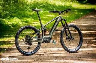 Die neuen Trek Powerfly-Modelle sind in 3 Versionen erhältlich, die alles vom E-Hardtail bis zum hier gezeigten E-Enduro abdecken