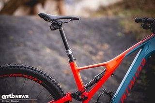 Die neue RockShox Reverb AXS kommt in vier Hubvarianten, drei Durchmessern und zum stolzen Preis von 800 € (UVP). Hier findet ihr alle Infos zu SRAMs funkgesteuerter Variostütze!