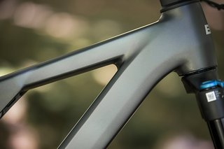 Die smoothen Rohrübergänge kaschieren, dass es nun eine Alu-Variante des BH iLynx+ SL gibt. Die smoothen Rohrübergänge kaschieren, dass es nun eine Alu-Variante des BH iLynx+ SL gibt.