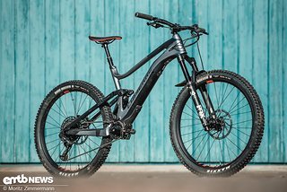 Schnittige Rahmenform mit unauffällig integriertem Fazua E-Bike-System