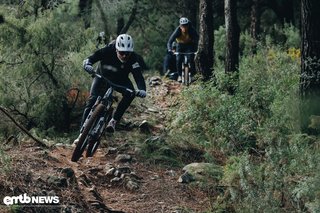 Dank etwas strafferem Fahrwerk und 29-Zoll-Laufrädern ...