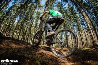 In technischen Anstiegen ist das Whyte E-150 RS kein absoluter Kletter-Künstler