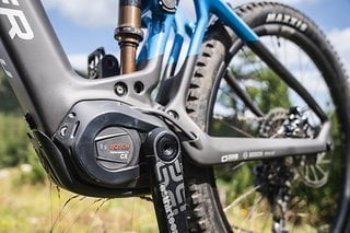 Das Modelljahr 2022 bei den Mondraker E-MTBs setzt voll und ganz auf das neue Bosch Performance CX Smart System.