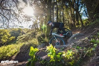 Im Press-Camp konnten wir dem neuen Specialized Turbo Levo SL bereits auf den Zahn fühlen.