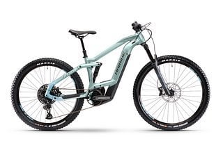 Wer E-Bike sagt muss Haibike kennen – die Pioniere der elektrifizierten Fahrräder haben mit dem AllMtn 3 ein schmuckes E-Enduro für 5.000 € im Programm. Hier gibts den Bosch CX Gen4 und ein 160/160 mm Fahrwerk.