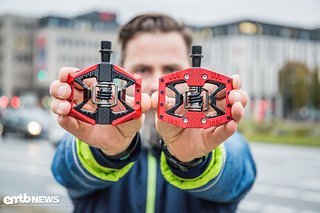 Die Crankbrother DoubleShot  vereinen Klick- mit Flatpedals