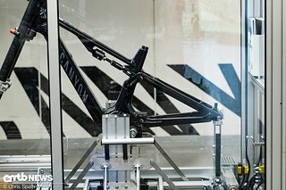 Canyon besitzt weltweit über 130 Prüfstände, die in Kooperation mit der Universität Pforzheim entwickelt werden.