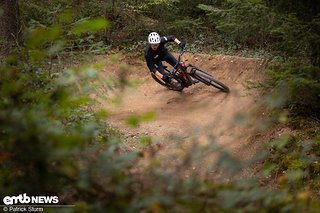 Trotz des hohen Gewichts überrascht das Vala AL mit jeder Menge Agilität.