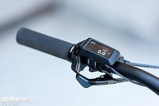 Klobig und limitierend sitzt das Purion-200-Bedienelement am Lenker Klobig und limitierend sitzt das Purion-200-Bedienelement am Lenker
