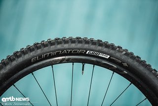 Der Eliminator in der Breite 2,3 Zoll ist eine Specialized-Eigenproduktion und bietet eine 60-tpi-Karkasse bei einem Gewicht von 890 gr.