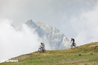 Ein massiver Berg kommt hinter den Wolken, welche dieses Wochenende im genau richtigen Ausmaß vorbeizogen, zum Vorschein.