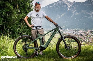 Holger präsentiert uns stolz sein – beinah komplett – umgebautes Scott Ransom eRide 920