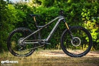 M1 EN.400SX – damit ist dem Hersteller ein überaus ein stylisches Light-E-MTB gelungen.