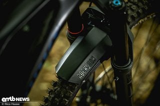 Natürlich gibt es für die 2023er-RockShox Zeb auch den passenden Fender.