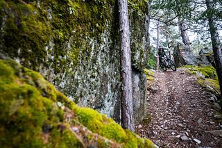Die Meraner Highline beginnt hier als hübscher Trail-Traverse Die Meraner Highline beginnt hier als hübscher Trail-Traverse