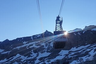 Früh am Morgen ging es mit der Gondel hinauf auf den Pic Blanc