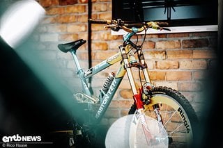 Etwas Bikehistorie muss sein, vor allem bei Yeti. Etwas Bikehistorie muss sein, vor allem bei Yeti.