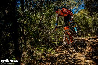 Wenn Gusti mit dem E-MTB über den Trail hämmert, dann brennt die Luft