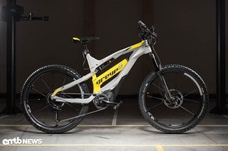 Das Greyp wirkt optisch immer noch futuristisch und wuchtig, gleicht nun aber schon deutlich mehr einem konventionellerem E-Bike.