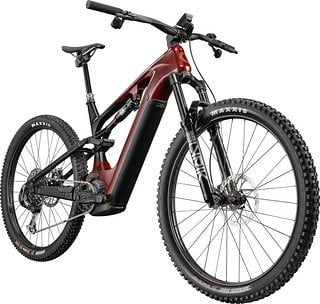 Vorn arbeitet eine RockShox Lyrik Ultimate Charger 3, …