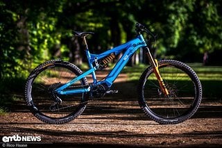 Nox Enduro 7.1 – das markante Design wird durch die verbauten Fox-Komponenten  unterstützt und unterstreicht den anvisierten Einsatzzweck