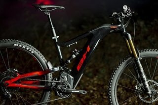 Beim BH Bikes Atom-X Carbon ist neben dem Hauptrahmen auch der Hinterbau aus Carbon gefertigt