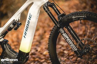 Das Haibike Hybe ist hervorragend ausgestattet. An der Front arbeitet eine RockShox Zeb Ultimate-Federgabel mit 170 mm Hub.