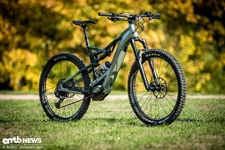 Wer ein verspieltes, optisch ansprechendes E-Trailbike sucht, dem empfehlen wir das Cannondale Moterra NEO 1