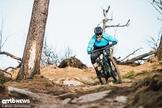 Auf dem verwilderten Trail fühlt sich das Levo SL zu Hause. Gerne spielt es mit den Gegebenheiten und bietet dem/der Fahrer*in eine Menge Spaß.