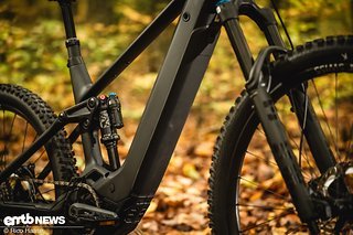 Der 800-Wh-Akku lässt sich am Stevens E-Inception in jeder Rahmengröße bequem aus dem Unterrohr entnehmen.