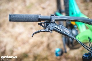 Am Specialized Kenevo vertraut man auf die Bremspower der SRAM Code