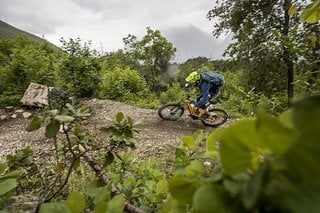 Trotz Regen wurden die Trails in Fullspeed genommen