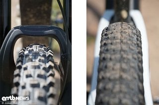 Die Reifenlauffläche des Maxxis Assegai am Vorderrad (li.) und Rekon+ im Heck (re.)