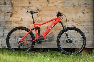 Das Rotwild RE+ präsentiert sich als leistungsstarkes Bike mit langem Reach und kurzem Hinterbau