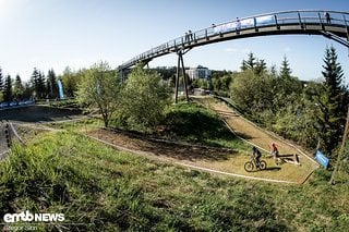 Anders als im Vorjahr wurde der Schwalbe Uphill Flash nicht im Wald, sondern auf der ehemaligen Fourcross-Strecke in Winterberg ausgetragen