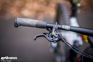 Die Magura MT7 mit den ergonomischen HC-Hebeln packen ordentlich zu