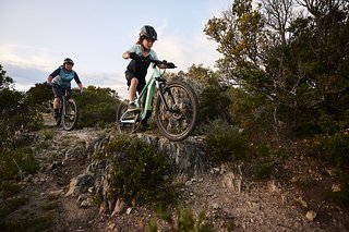 Trailtauglich: Das Liv Tempt bringt Euren Nachwuchs ins Gelände.