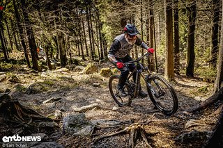 Um im Uphill zügig voranzukommen, braucht es die tatkräftige Unterstützung der Beinmuskulatur